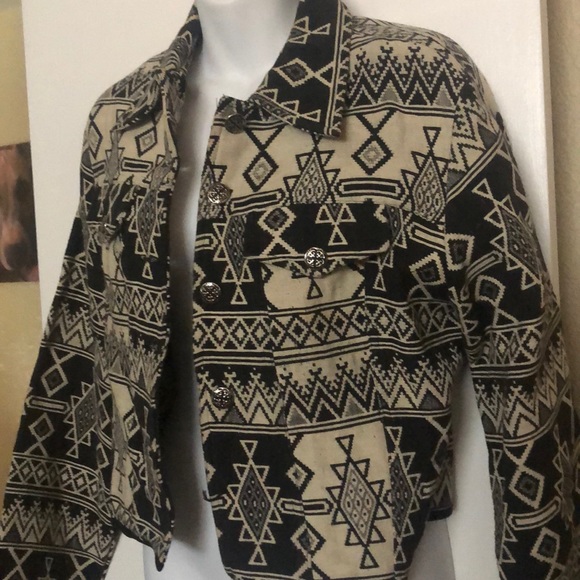 Native inspired jacket - Picture 2 of 3